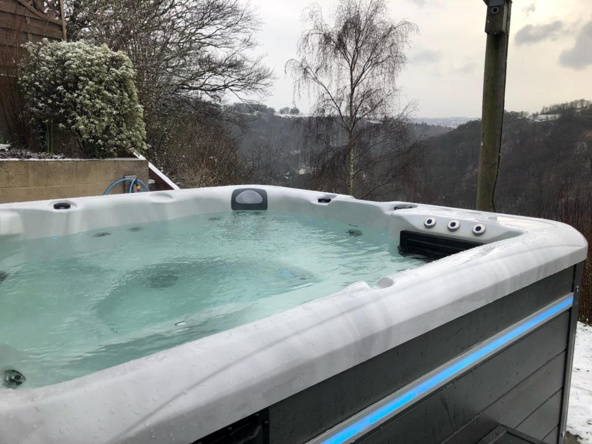 The Crest Hillside Retreat With Hot Tub Villa Abertillery Buitenkant foto