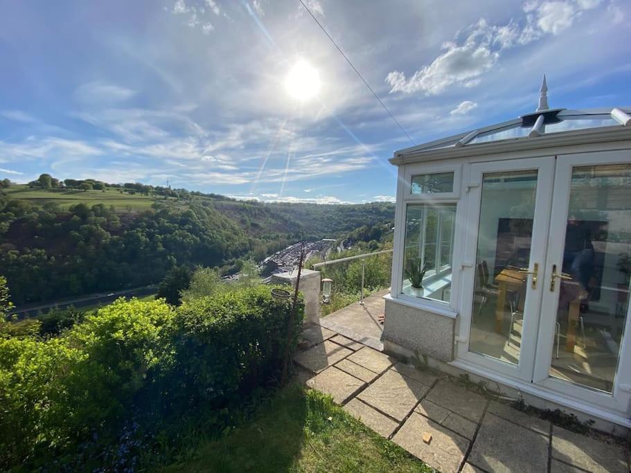 The Crest Hillside Retreat With Hot Tub Villa Abertillery Buitenkant foto